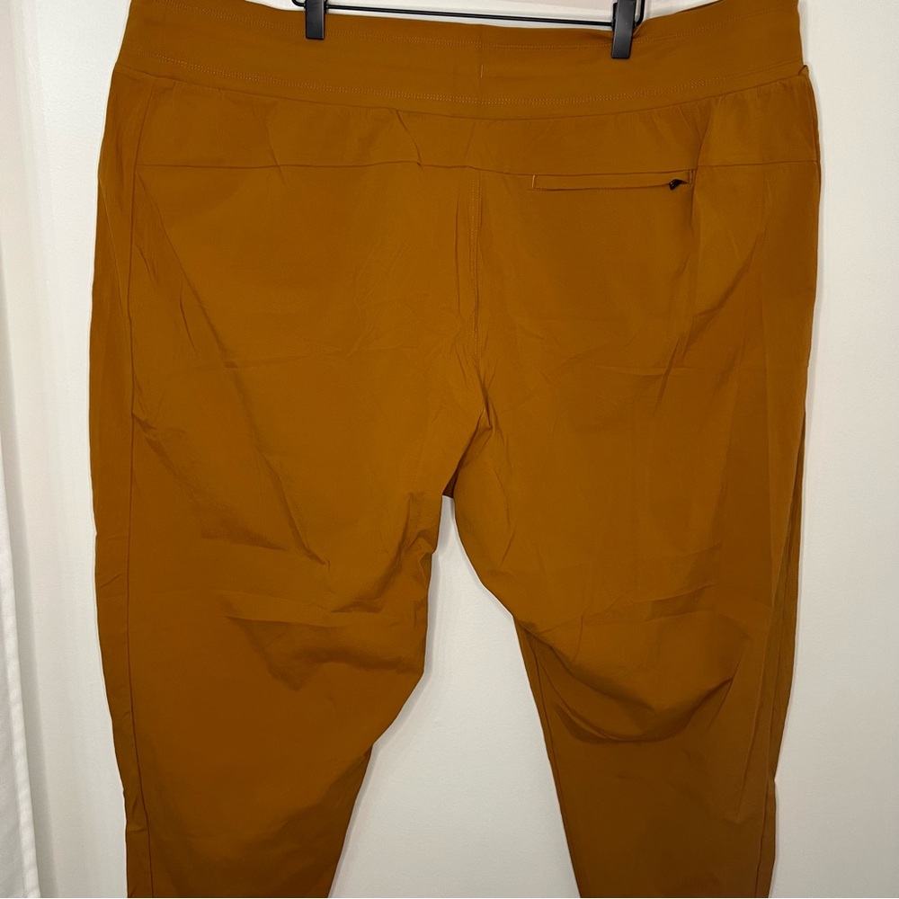 NWT Athleta Trekkie North Burnt Orange Women's Size 26 Jogger Athleticwear - Picture 8 of 8